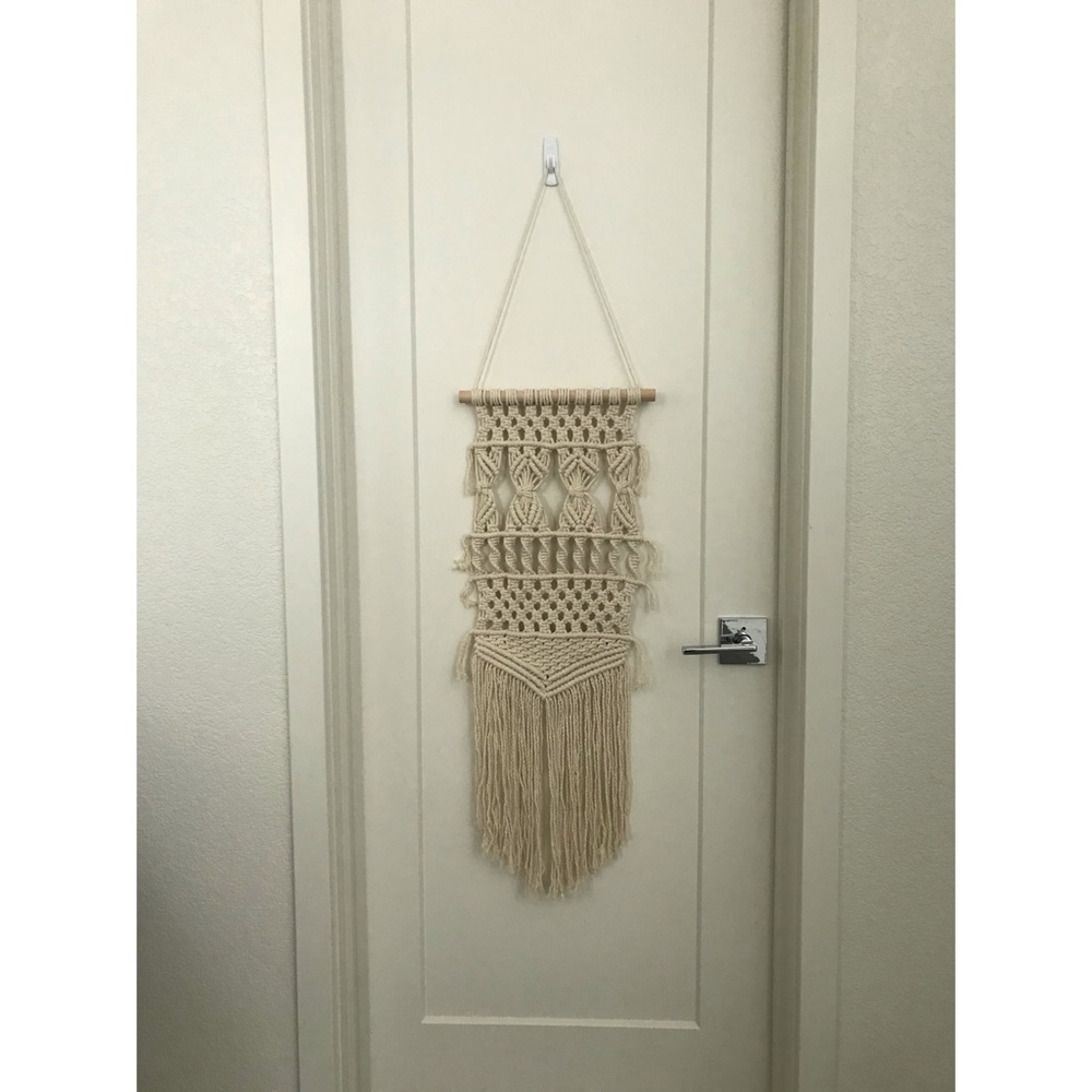 Handmade macrame wall hanging - Picture 6 of 6